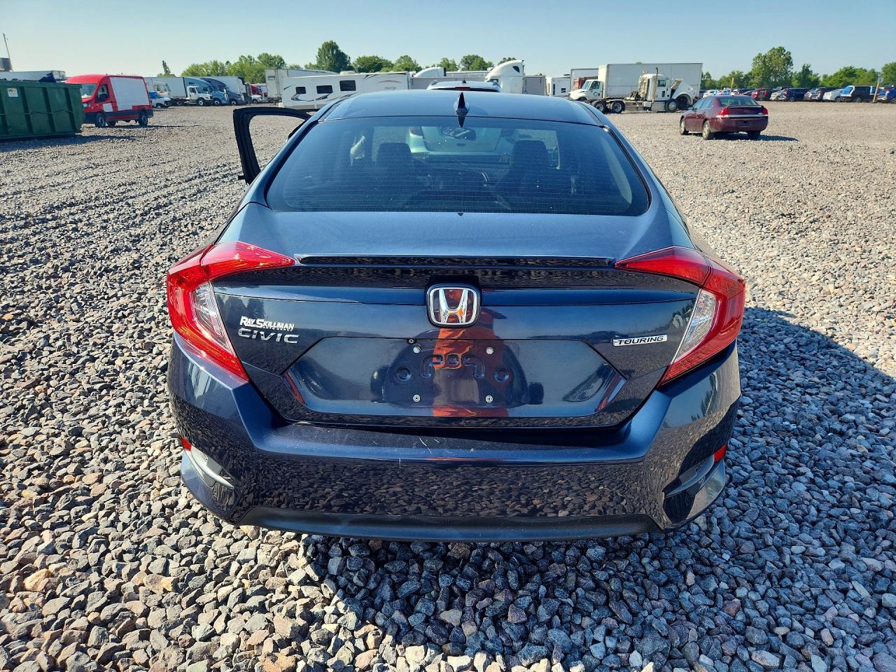 2016 Honda Civic Touring - Image 6