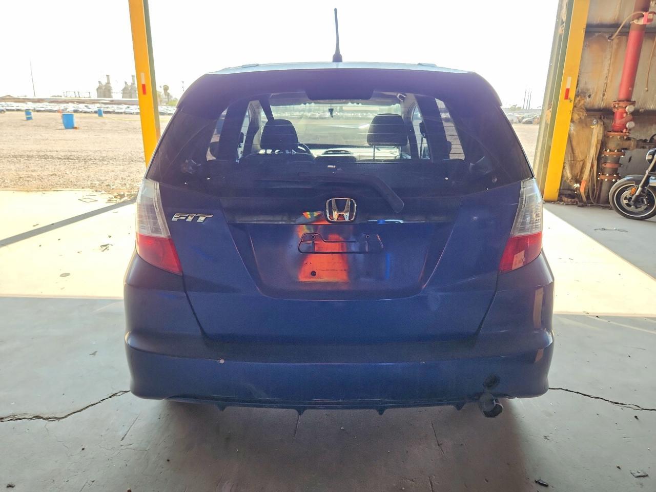 2011 Honda Fit Sport - Фото 6