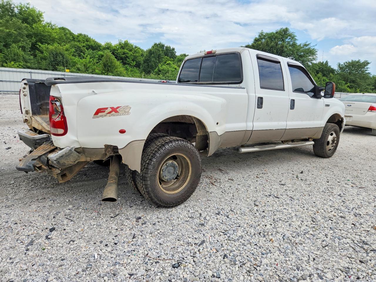 2005 Ford F350 Super Duty - Image 3