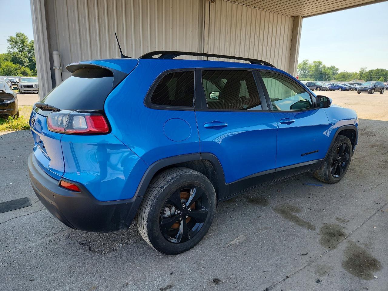 2020 Jeep Cherokee Latitude Plus - Image 3
