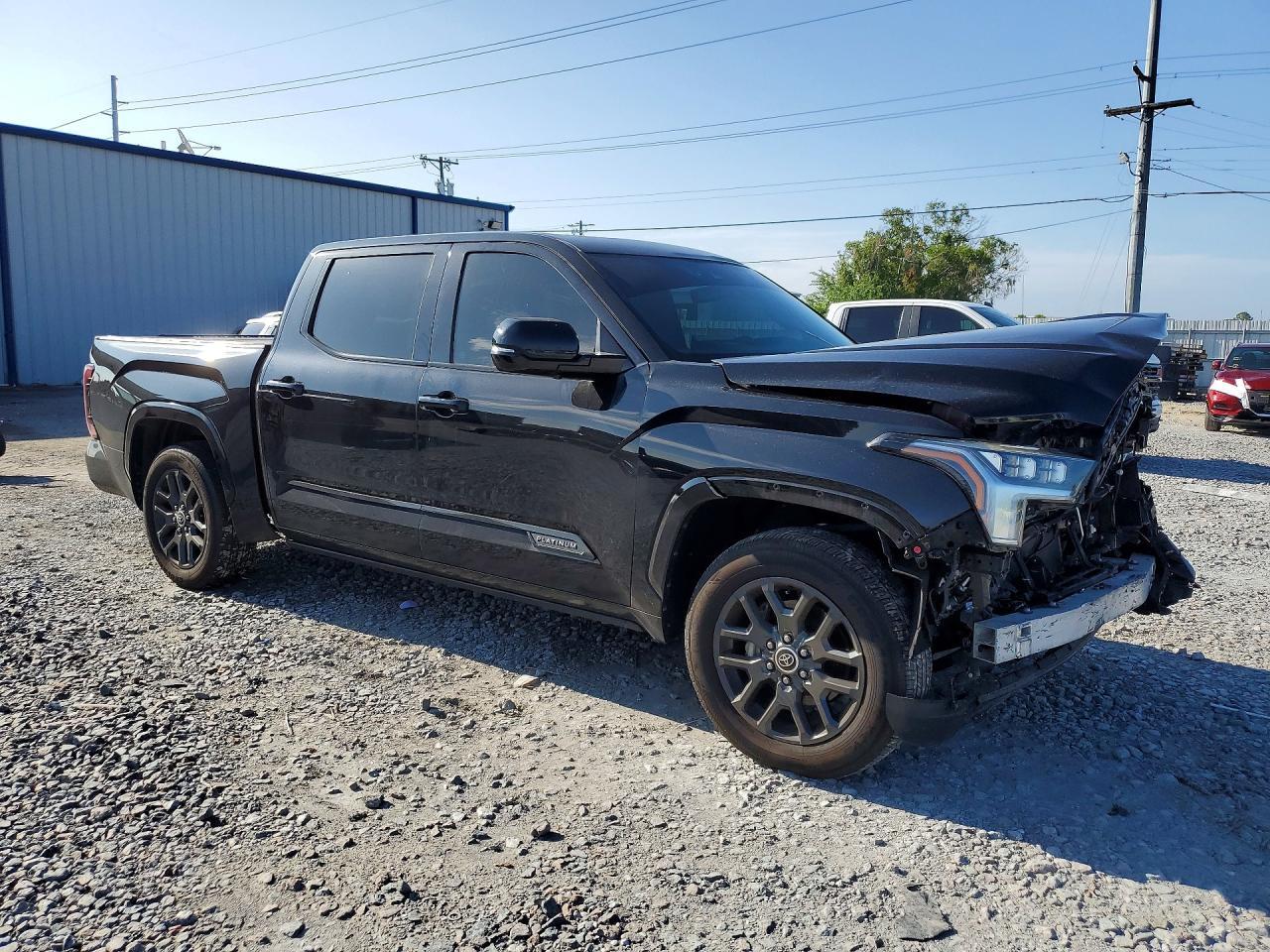 2022 Toyota Tundra Platinum - Image 4