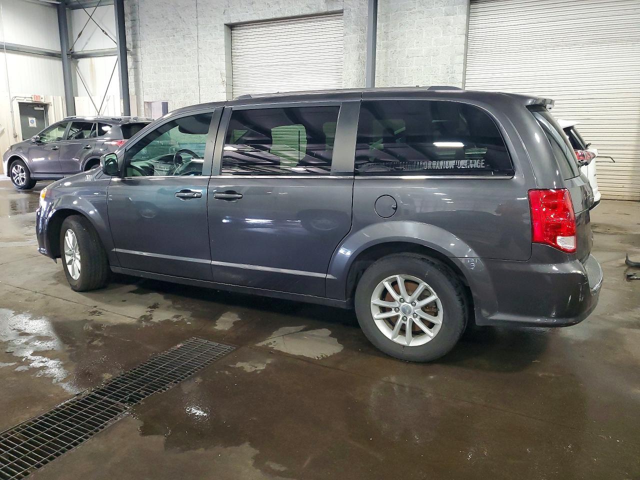 2019 Dodge Grand Caravan Sxt - Image 2