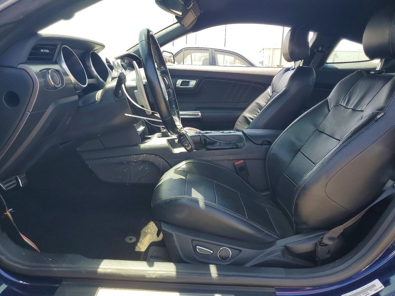 2019 Ford Mustang - Image 7