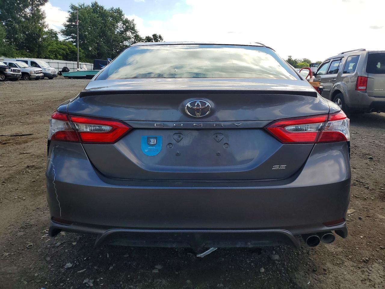 2018 Toyota Camry Se - Фото 6