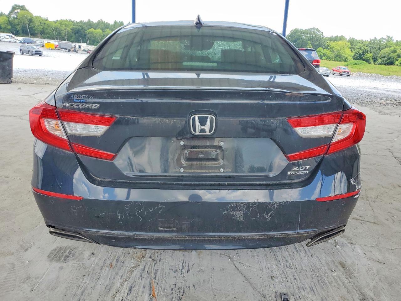 2018 Hond Accord Touring - Image 6