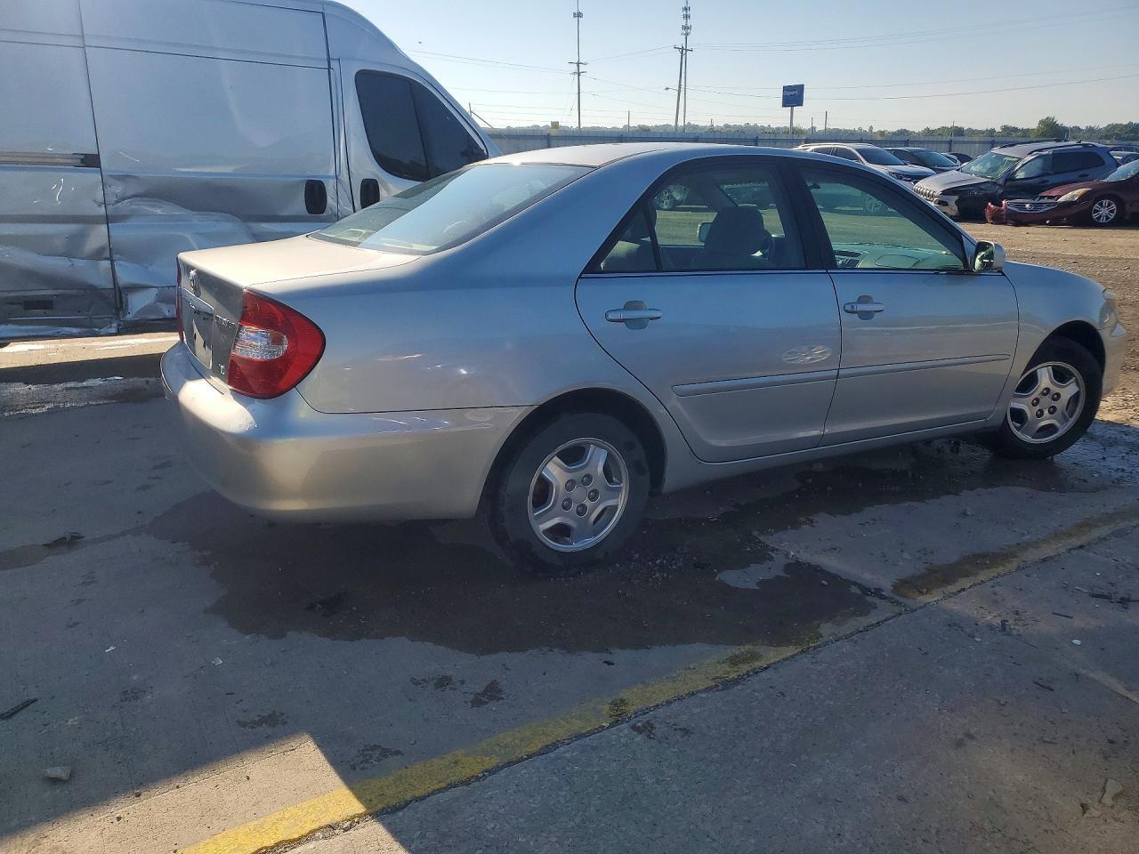 2003 Toyota Camry Le V6 - Фото 3