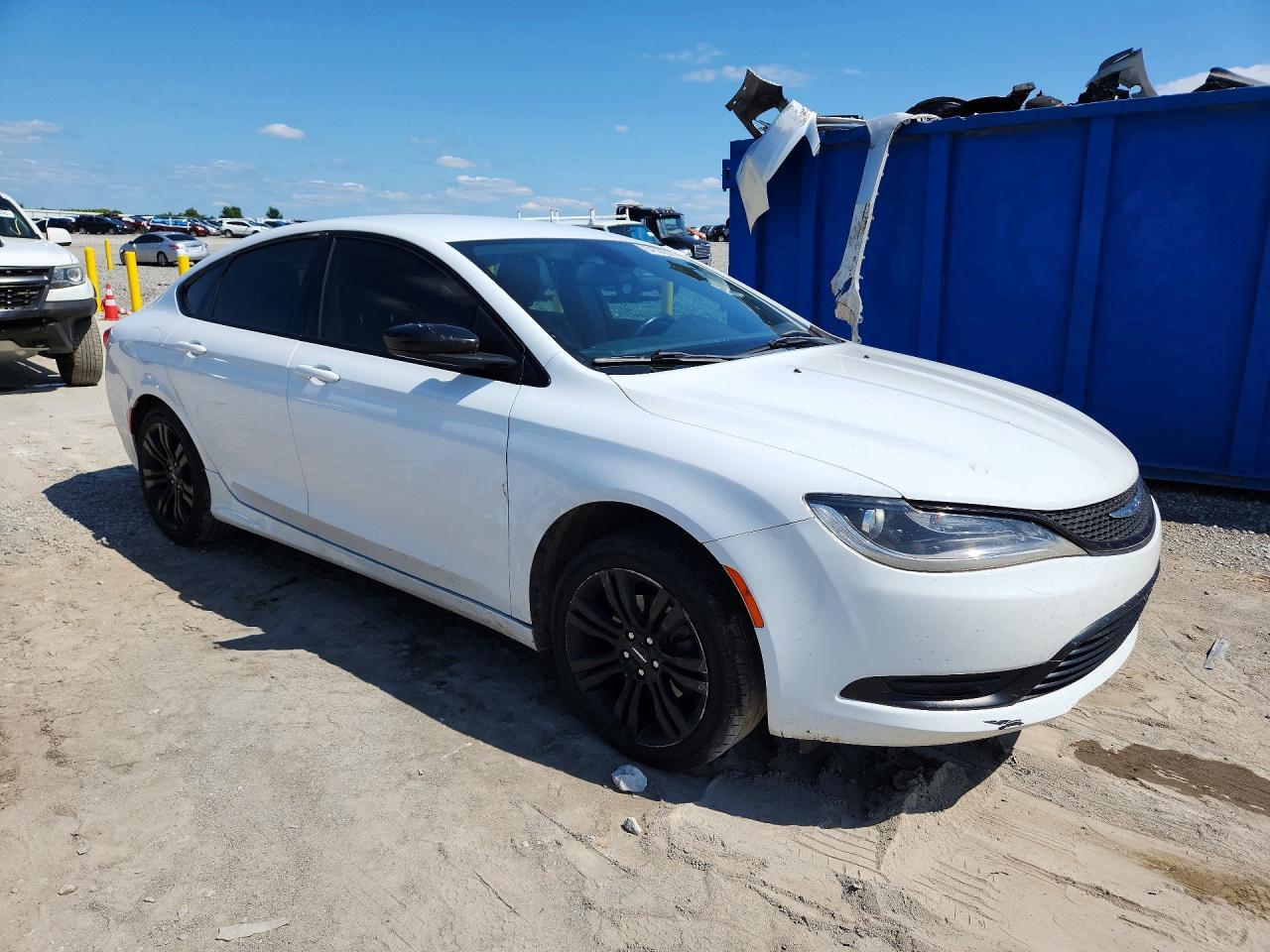 2017 Chrysler 200 Lx - Фото 4