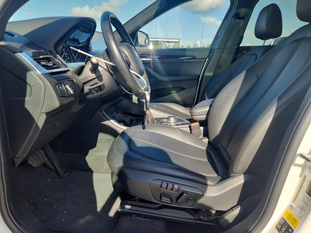 2017 BMW X1 xDrive28I - Фото 7