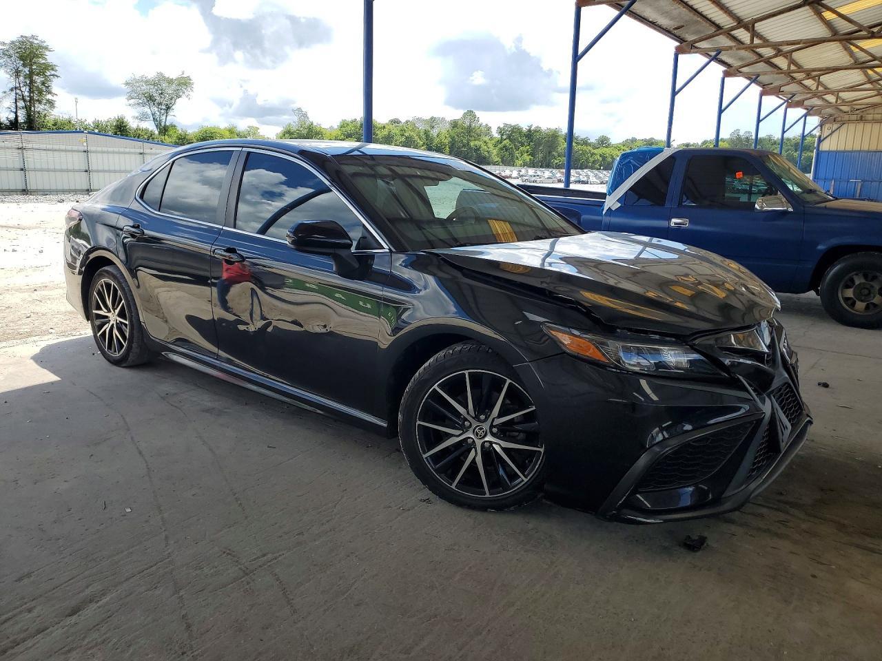 2021 Toyota Camry Se - Фото 4