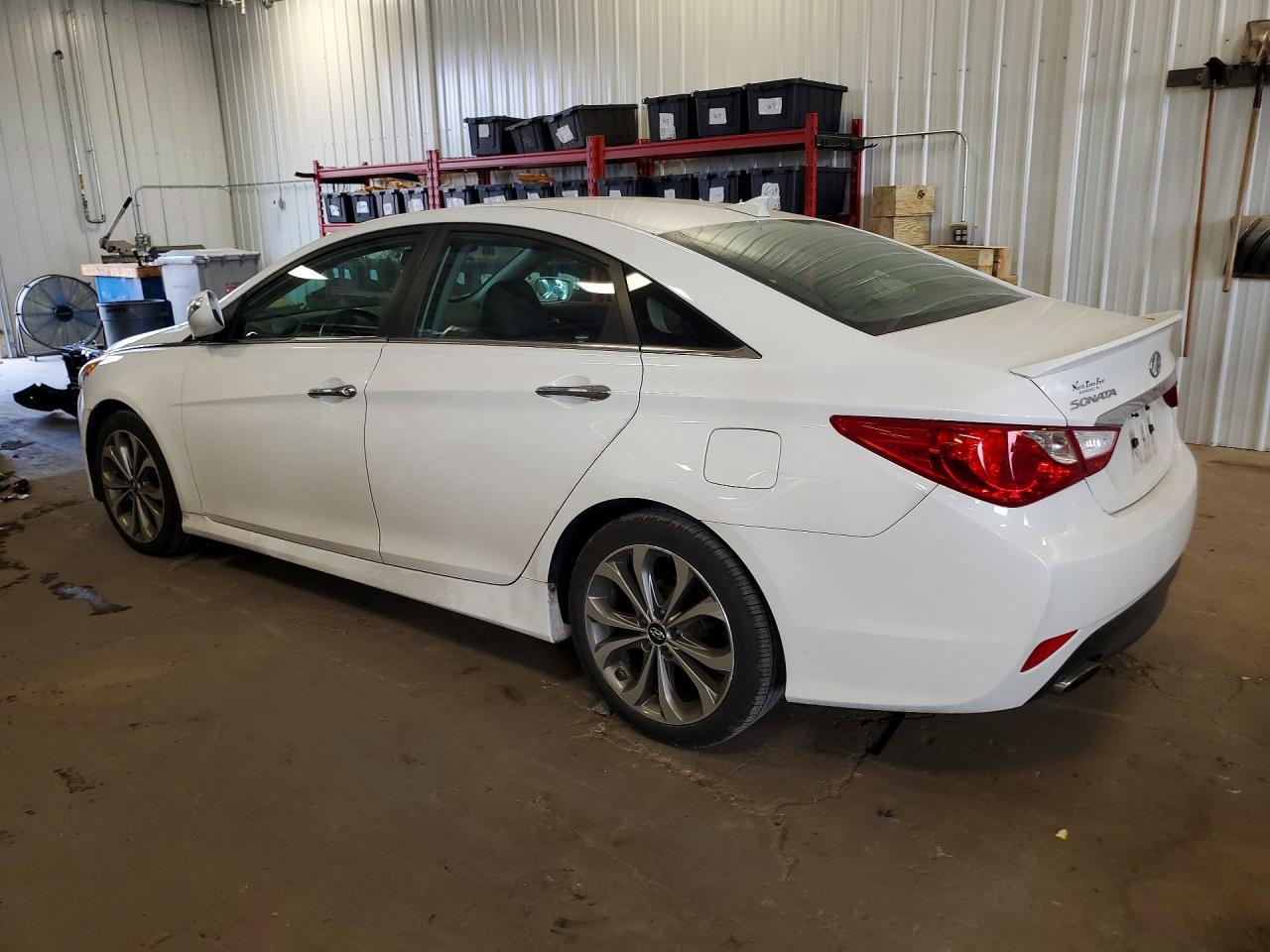 2014 Hyundai Sonata Se - Image 2