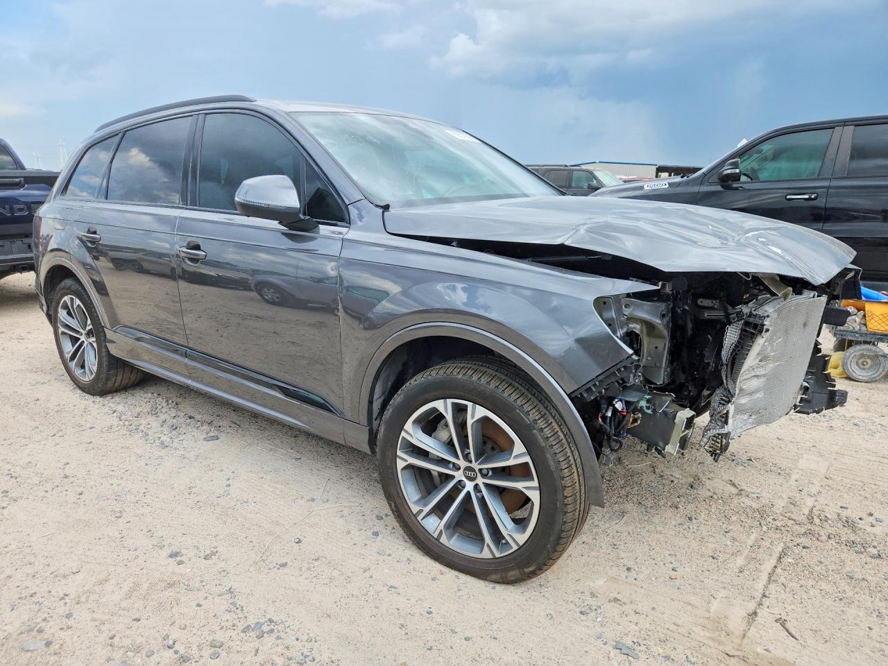 2025 Audi Q7 Premium Plus - Image 4