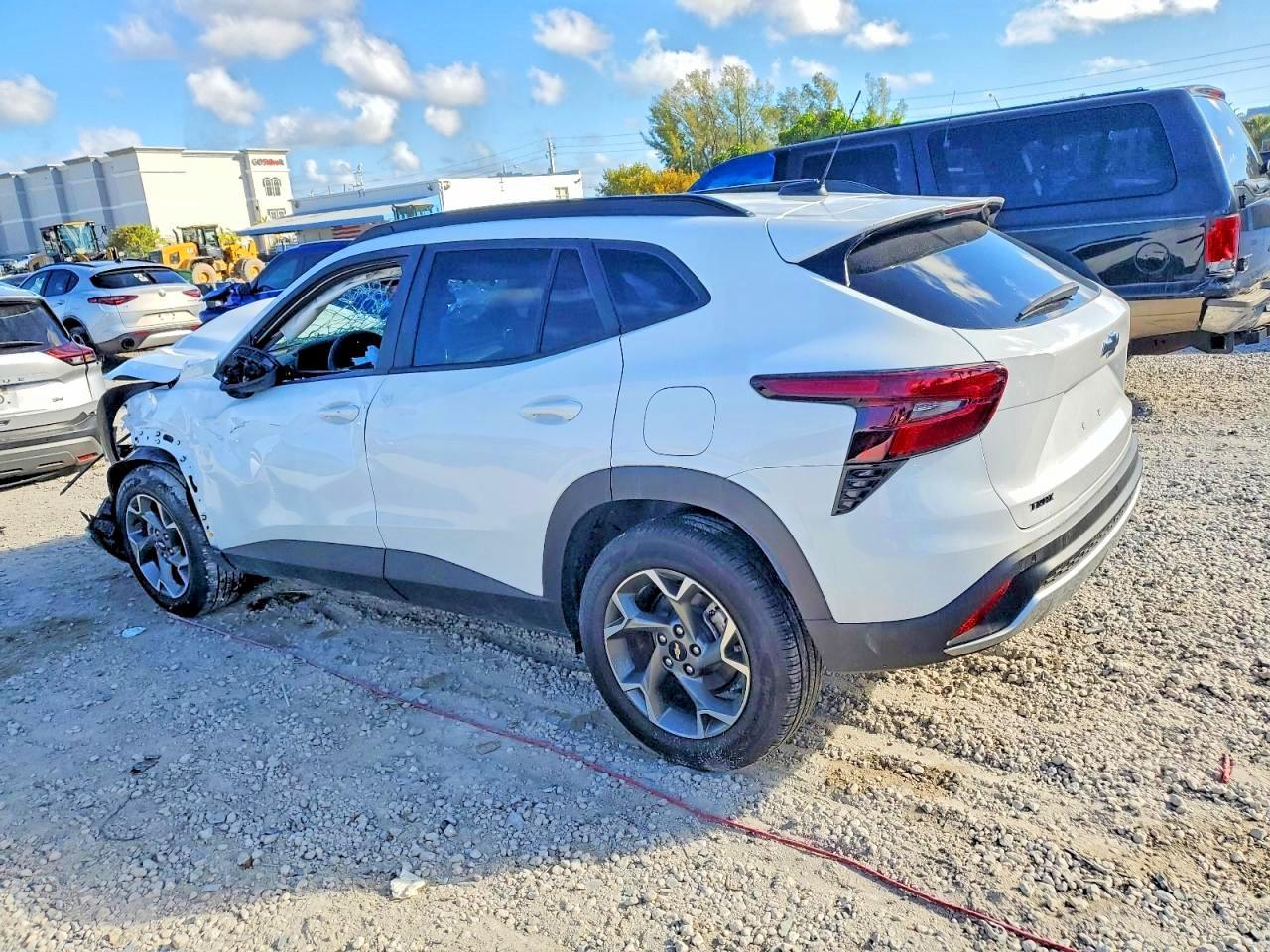 2025 Chevrolet Trax 1Lt - Фото 2