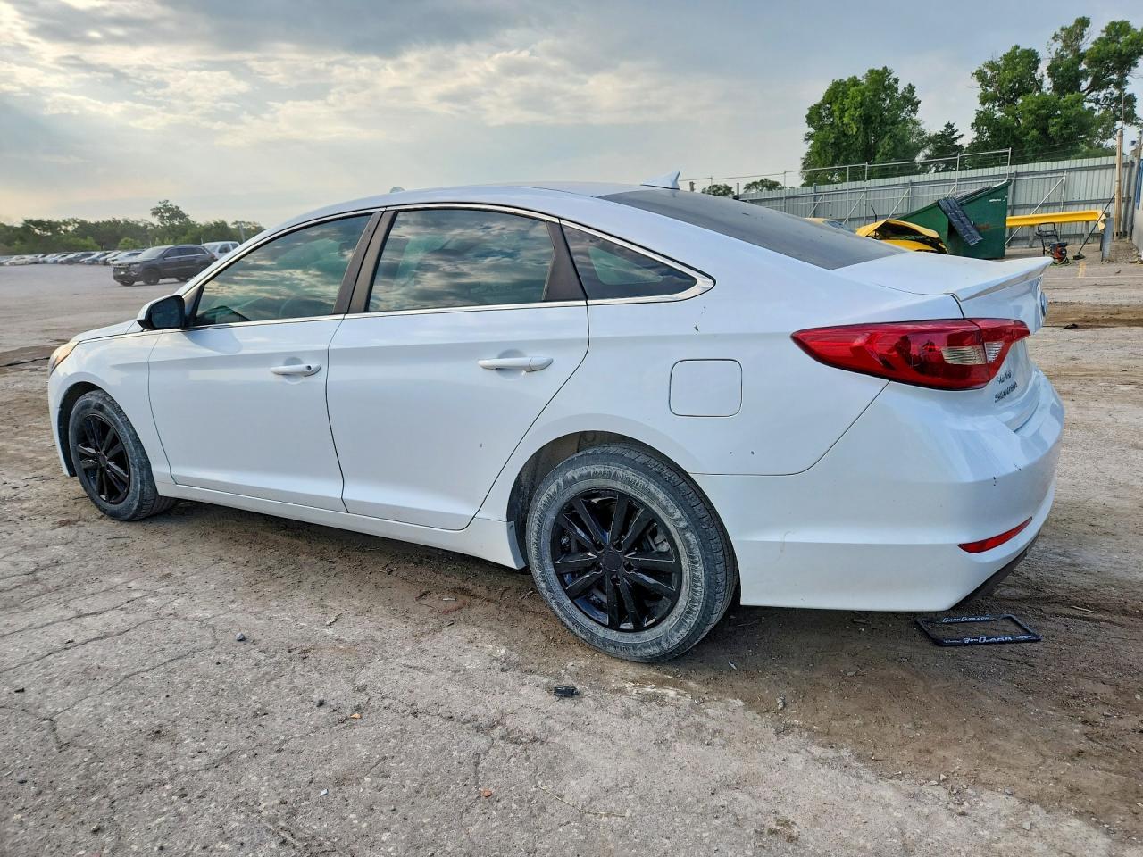 2016 Hyundai Sonata Se - Image 2