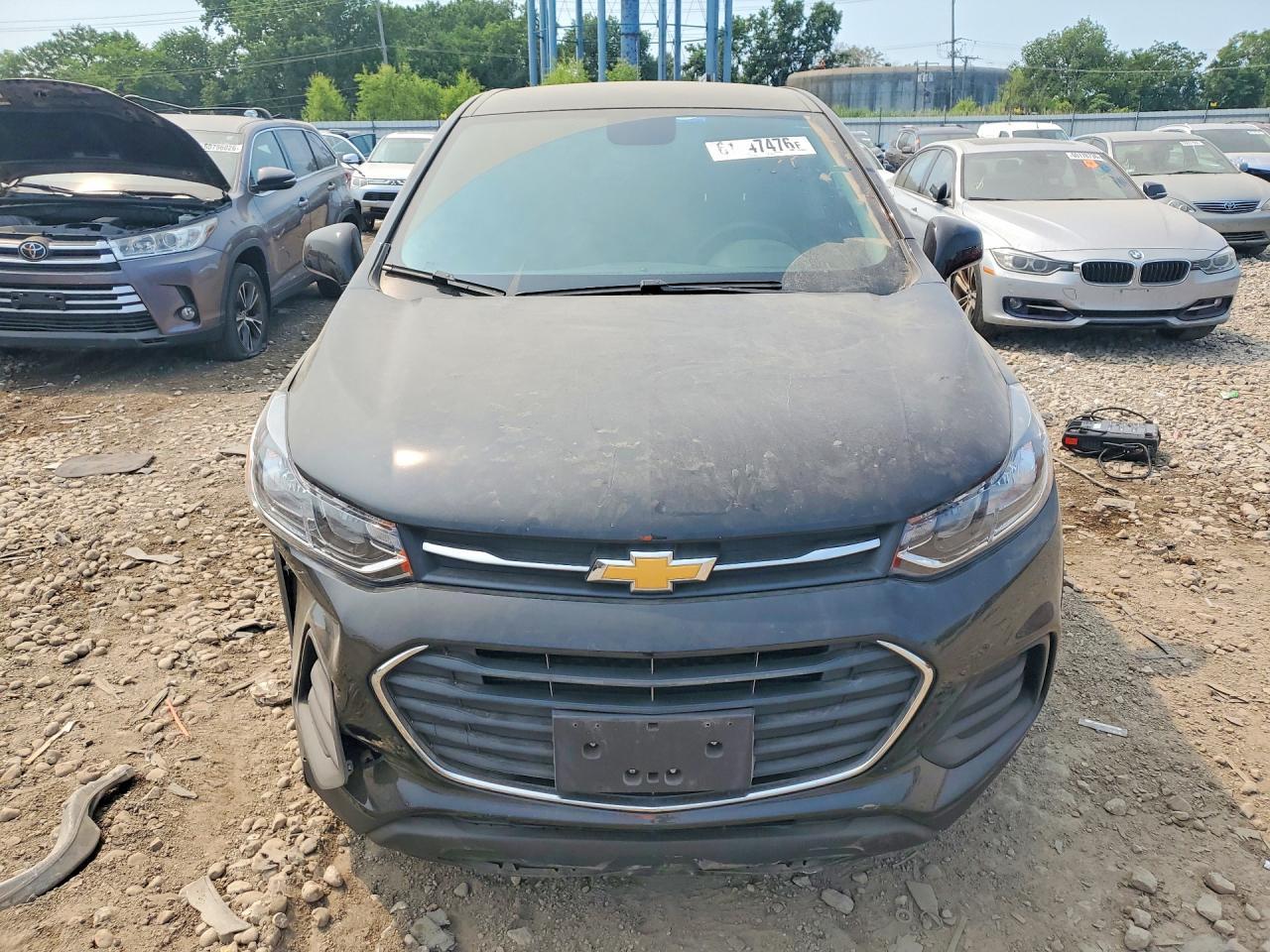 2022 Chevrolet Trax Ls - Image 5