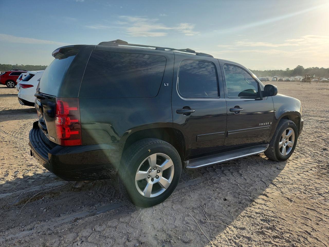 2009 Chevrolet Tahoe C1500 Lt - Image 3