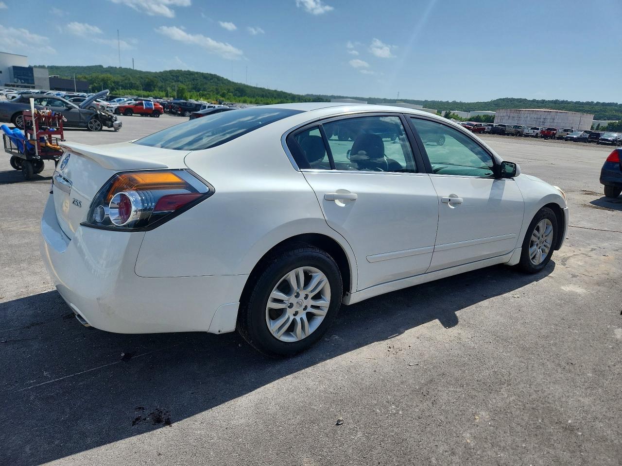 2011 Nissan Altima 2.5 - Фото 3