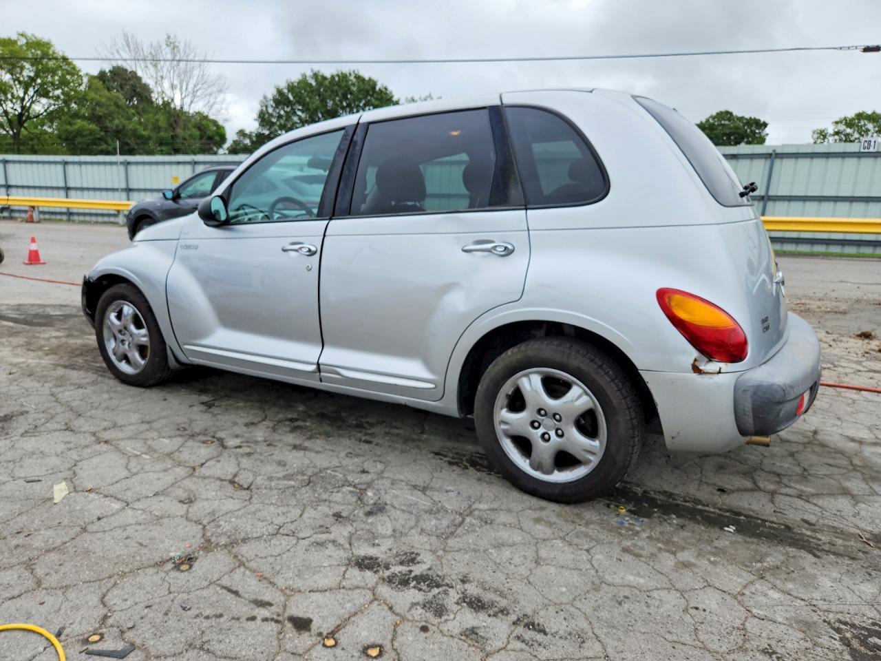 2002 Chrysler Pt Cruiser Limited - Image 2