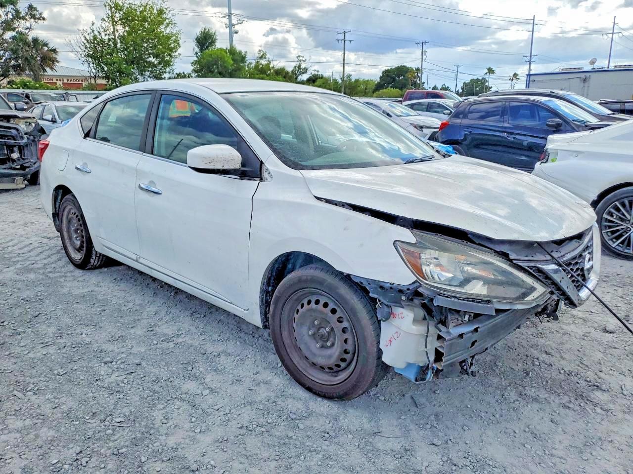2018 Nissan Sentra S - Image 4