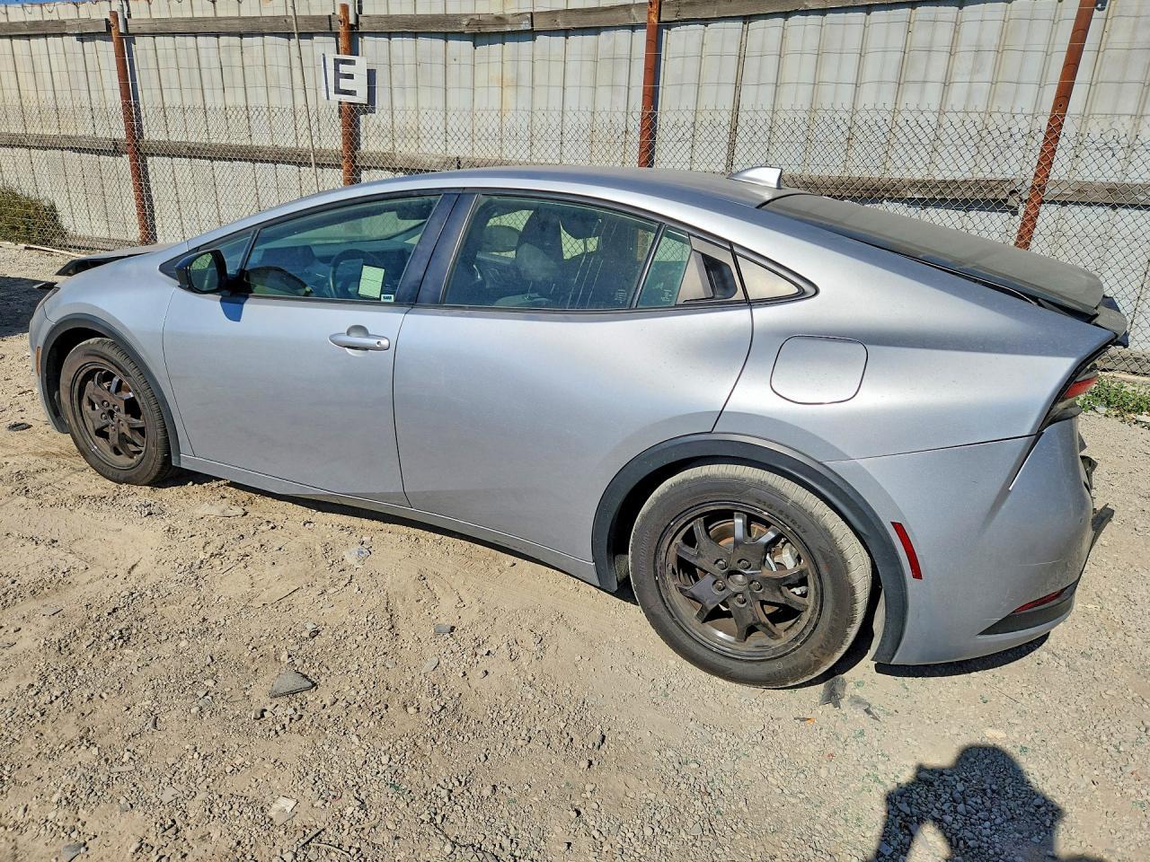 2024 Toyota Prius Le - Фото 2