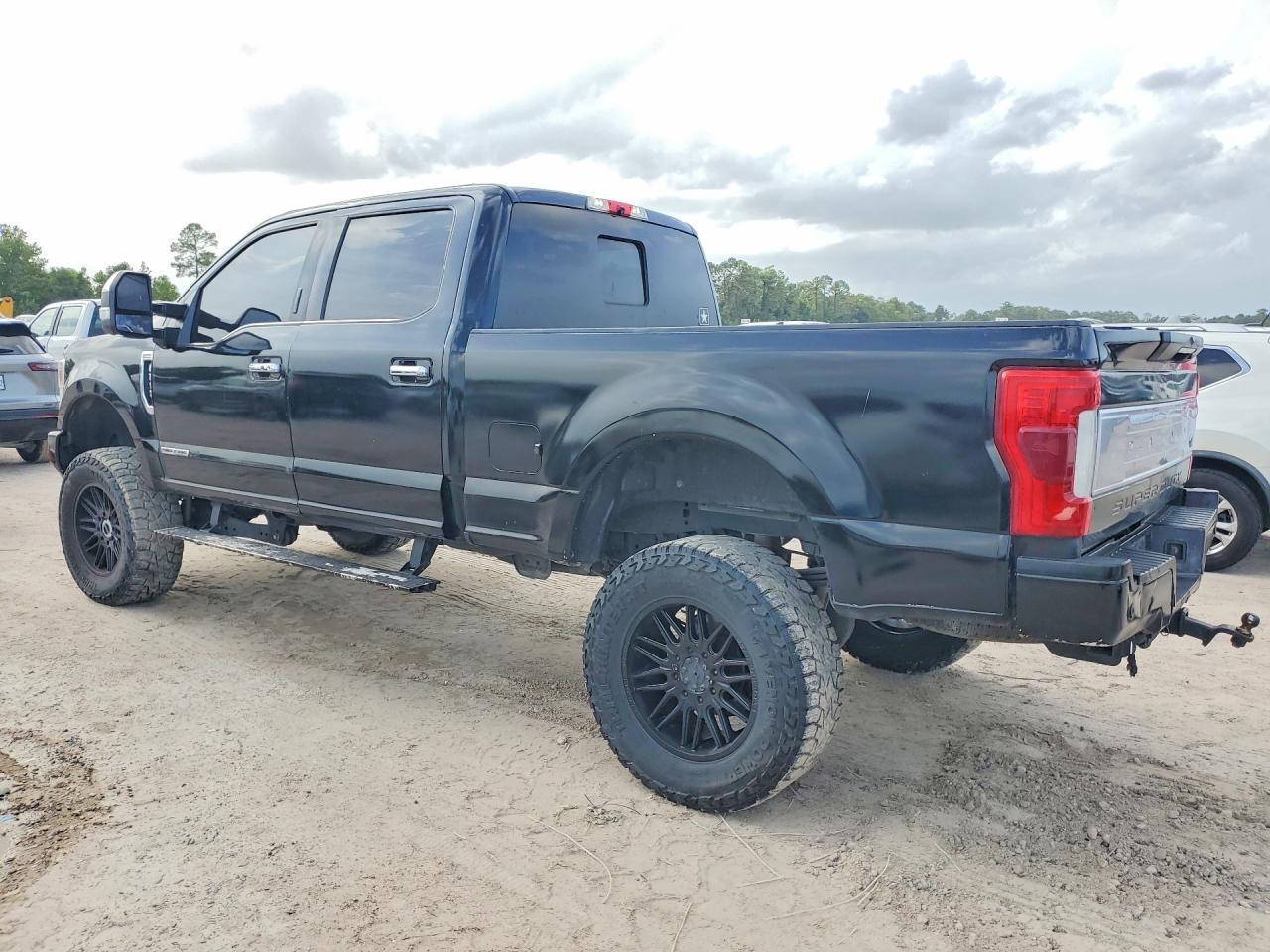 2021 Ford F250 Super Duty - Фото 3