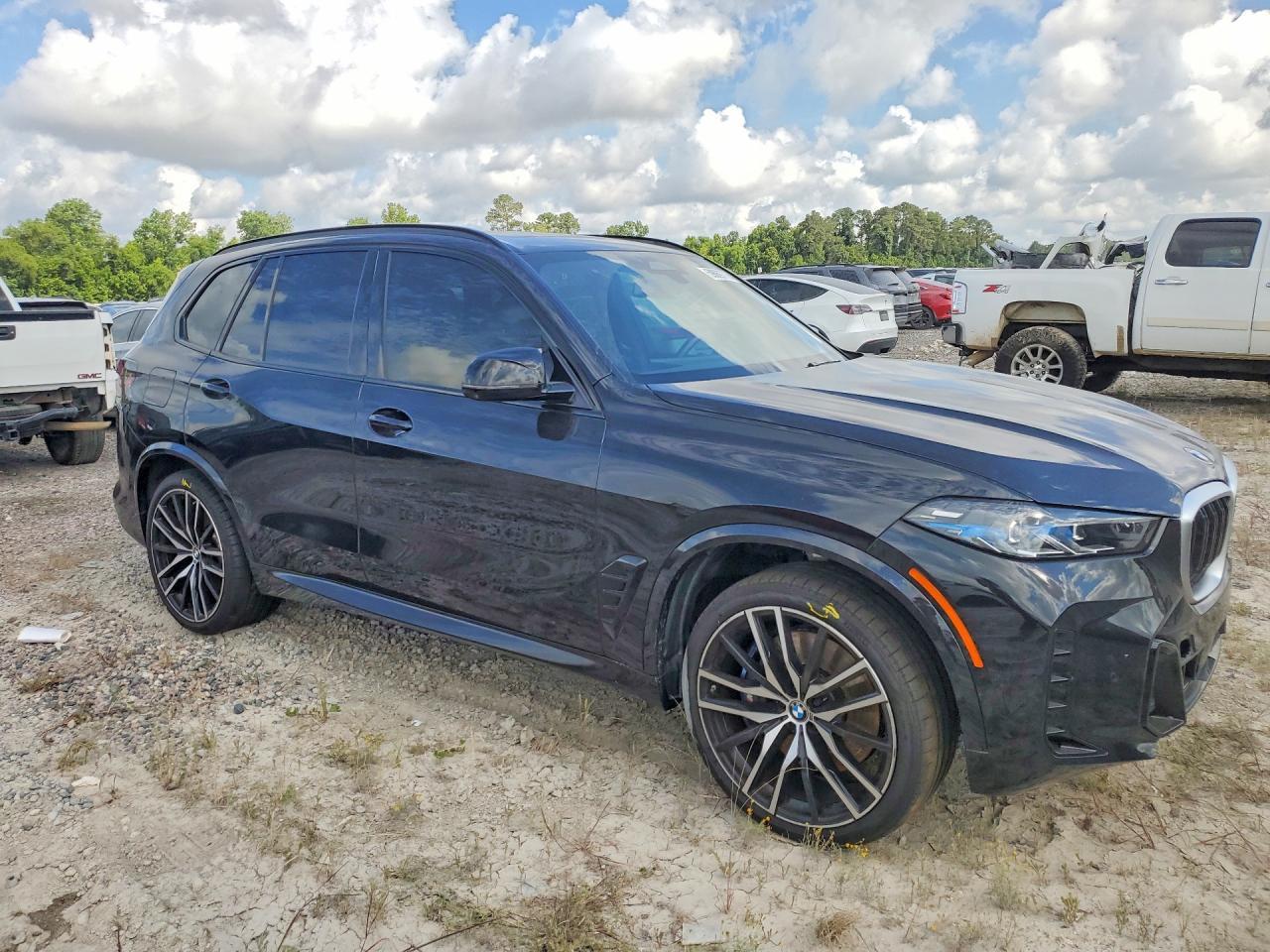 2025 BMW X5 M60I - Фото 4
