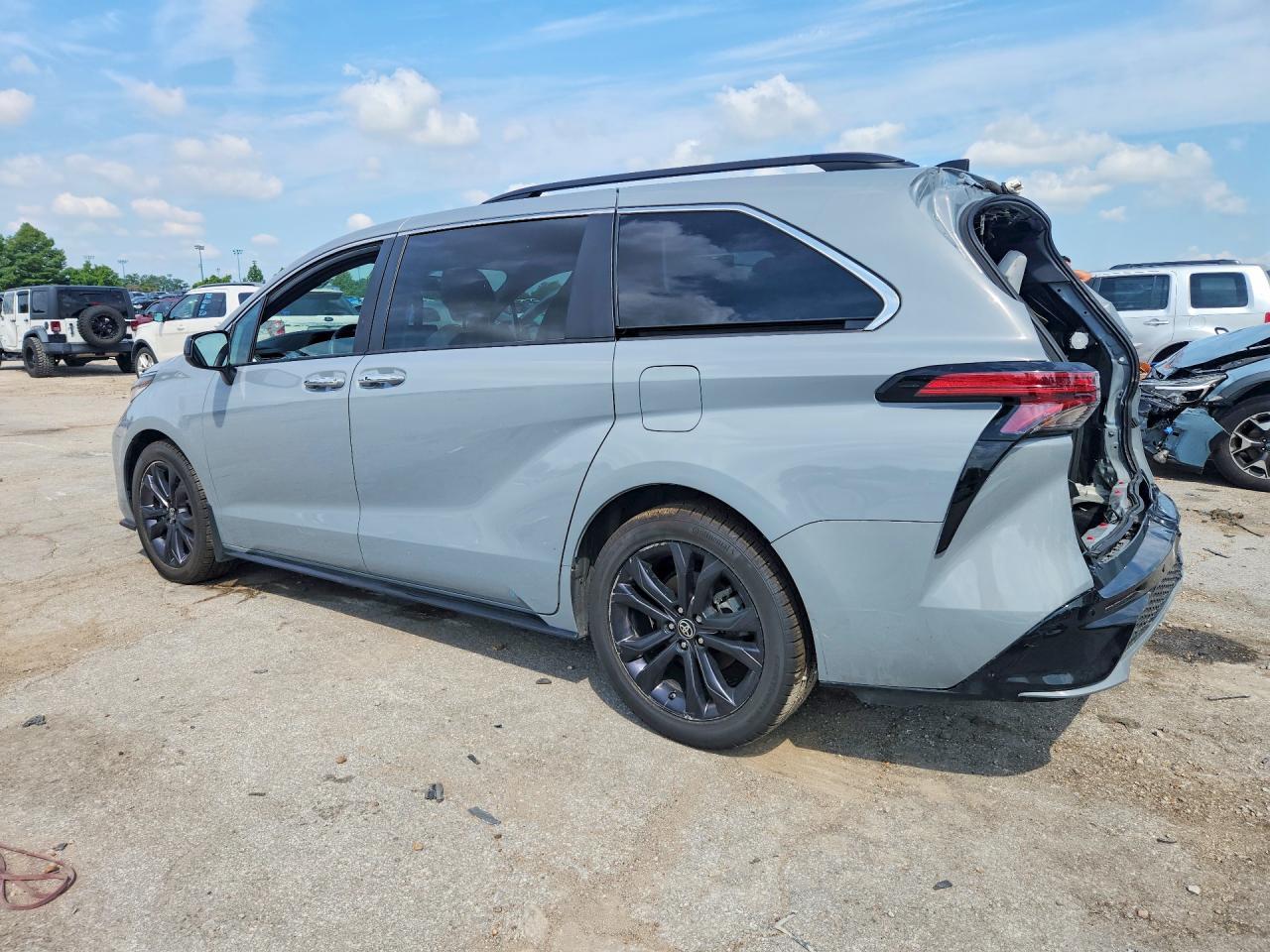 2023 Toyota Sienna Xse 7-Passenger - Фото 2