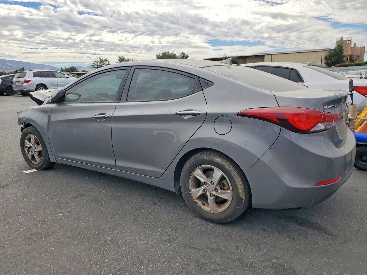 2014 Hyundai Elantra Se - Image 2