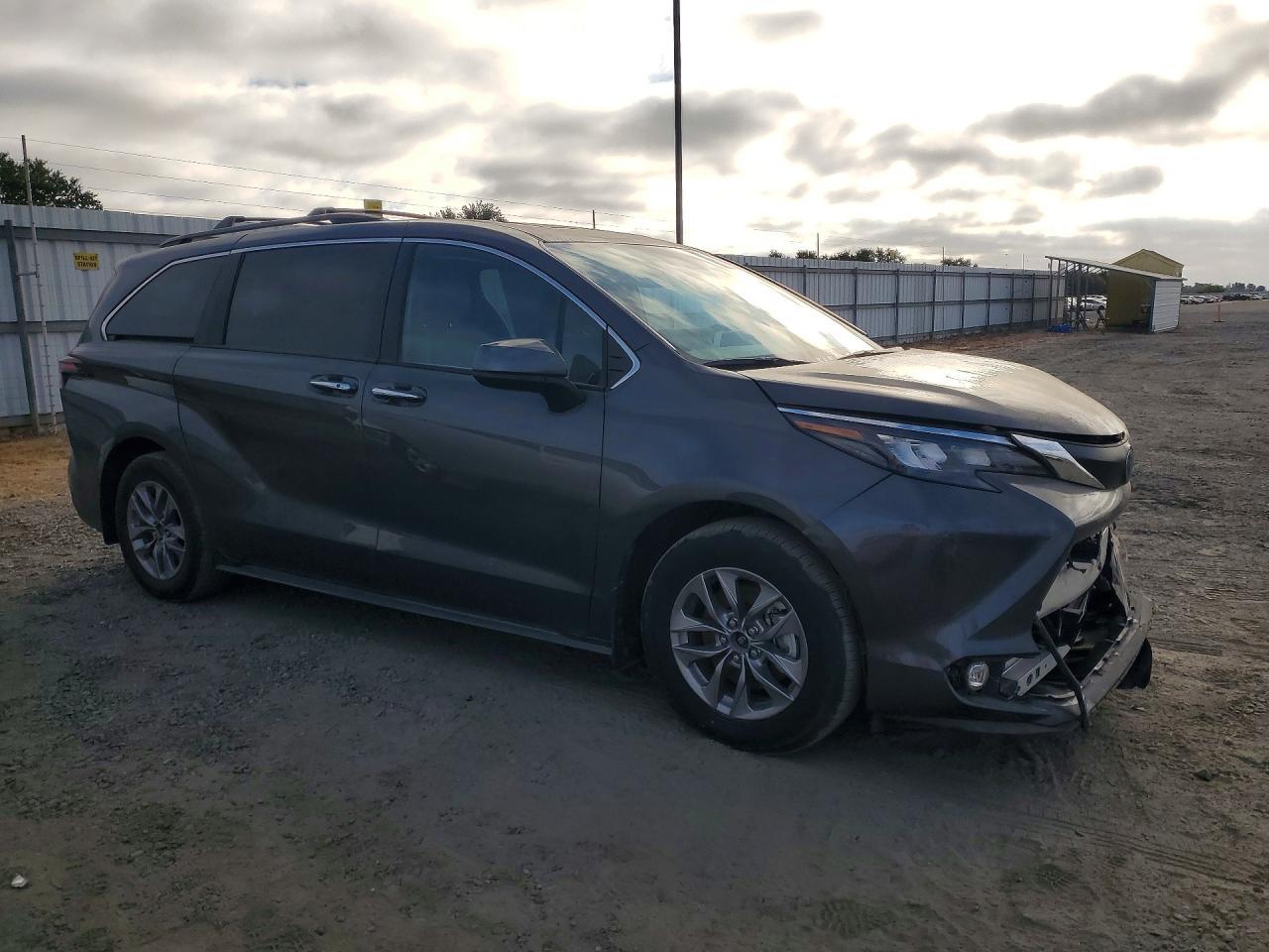 2025 Toyota Sienna Xle 7-Passenger - Фото 4