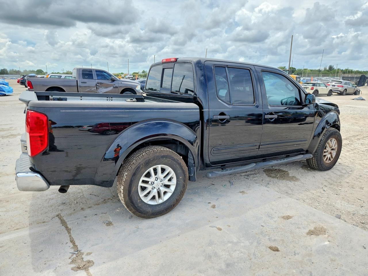 2014 Nissan Frontier S - Фото 3