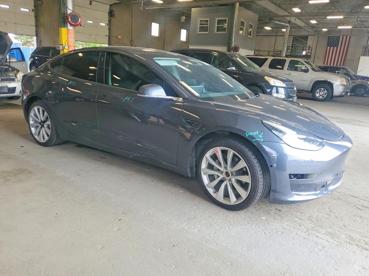 2018 Tesla Model 3 - Фото 4