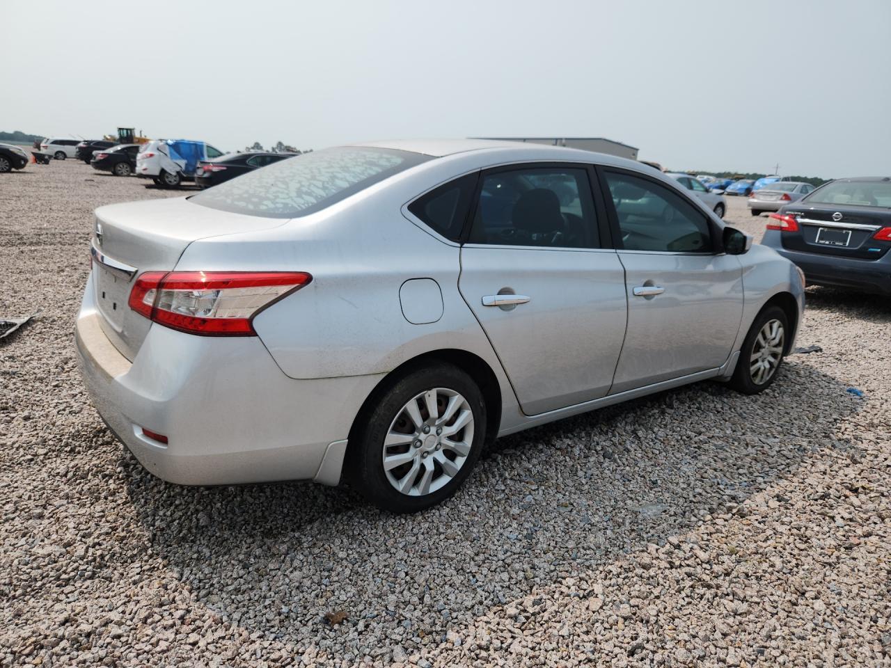 2015 Nissan Sentra S - Фото 3