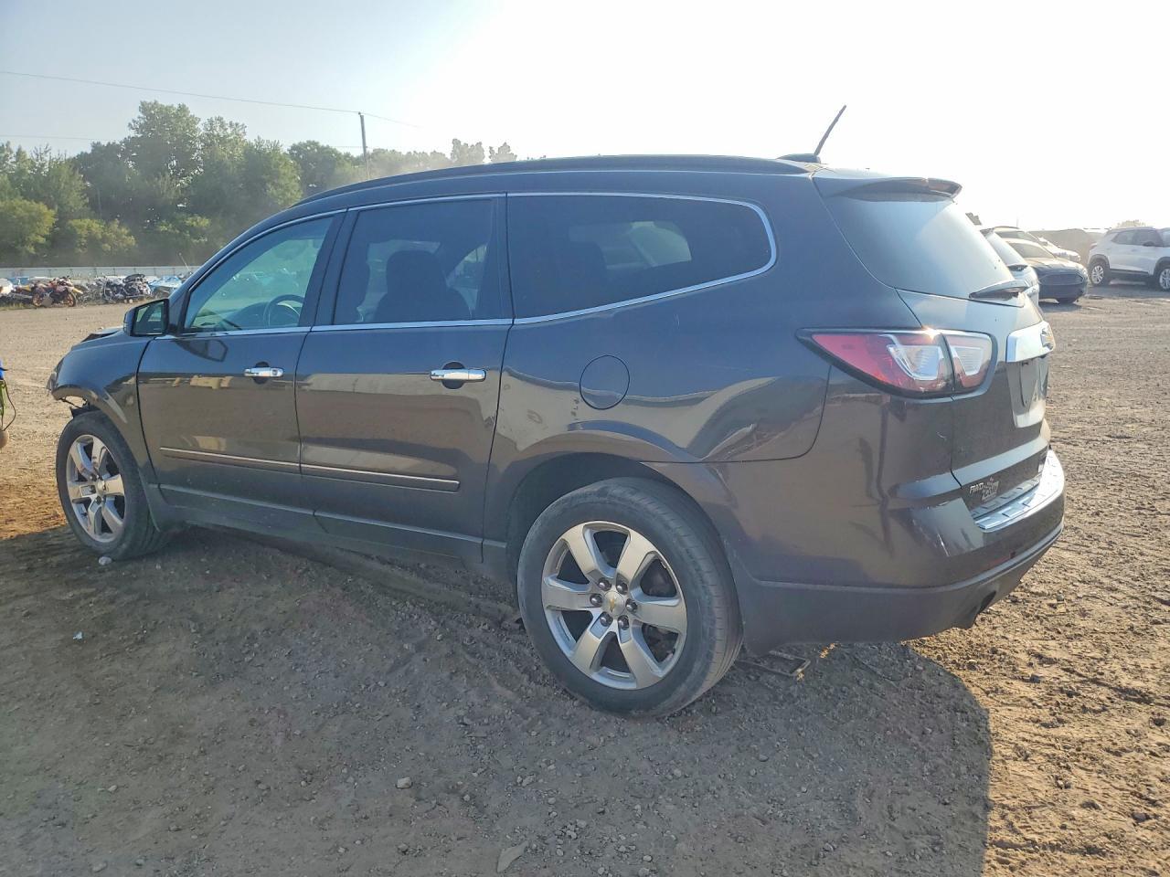 2016 Chevrolet Traverse Ltz - Image 2