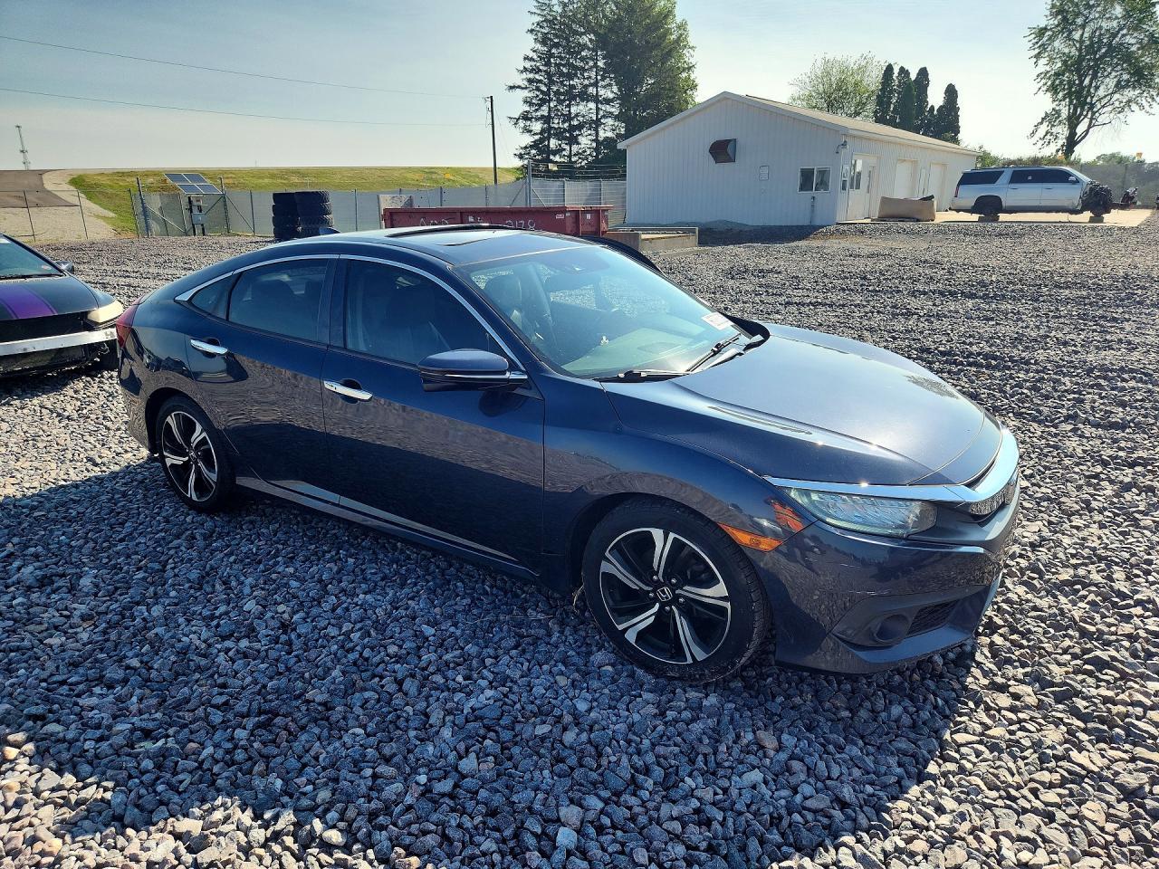 2016 Honda Civic Touring - Image 4