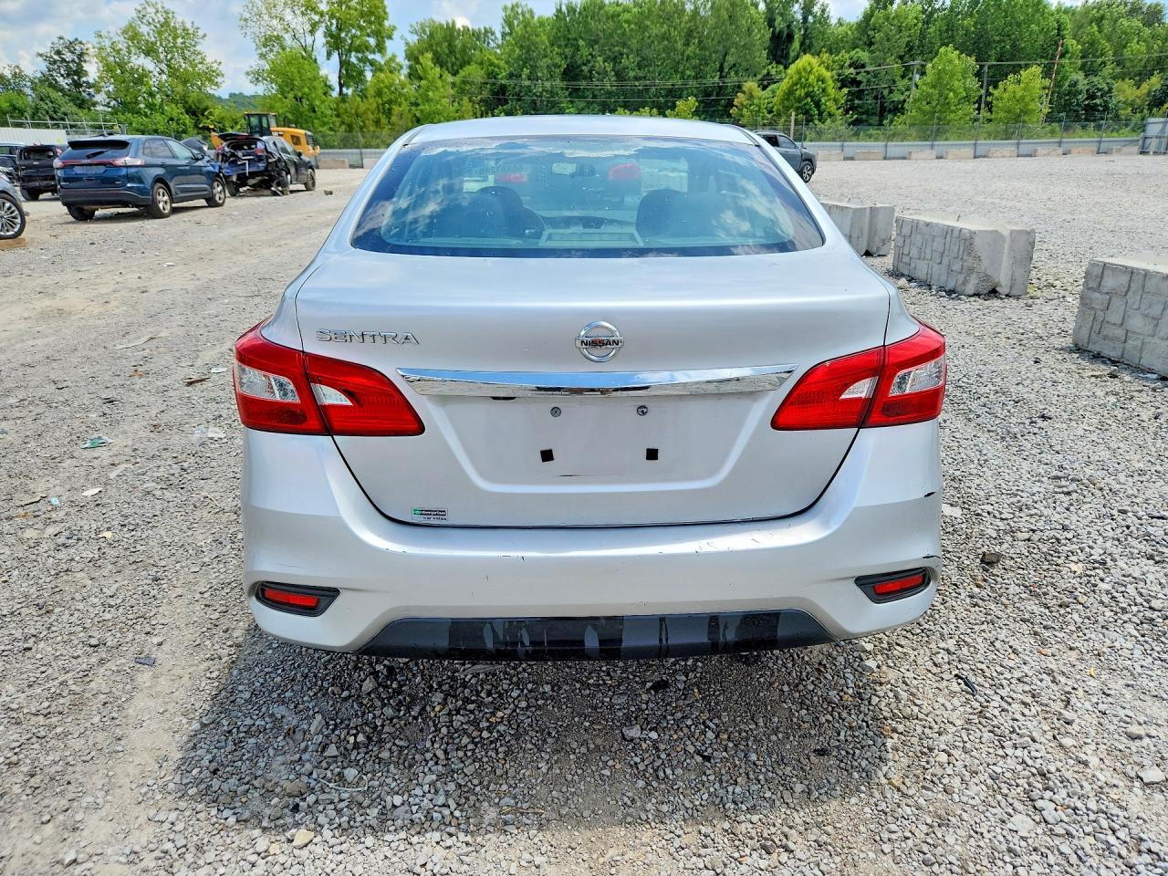 2019 Nissan Sentra S - Фото 6