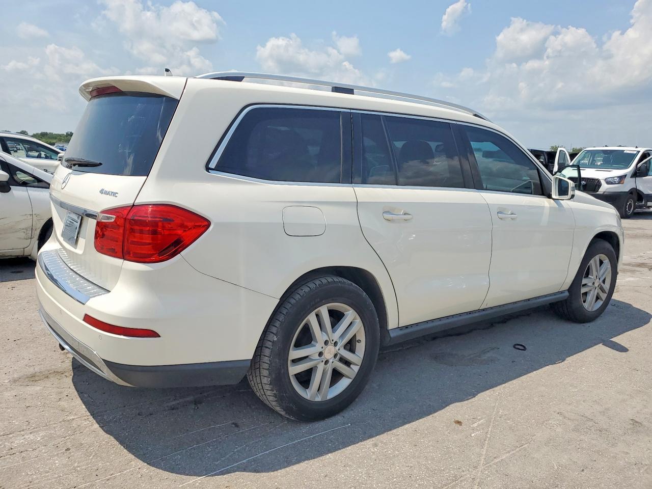 2013 Mercedes-Benz Gl 450 4Matic - Image 3