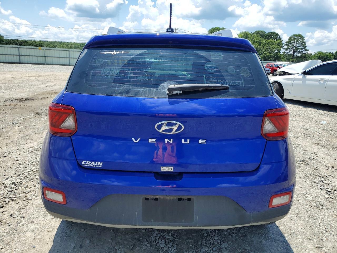 2024 Hyundai Venue Sel - Image 6