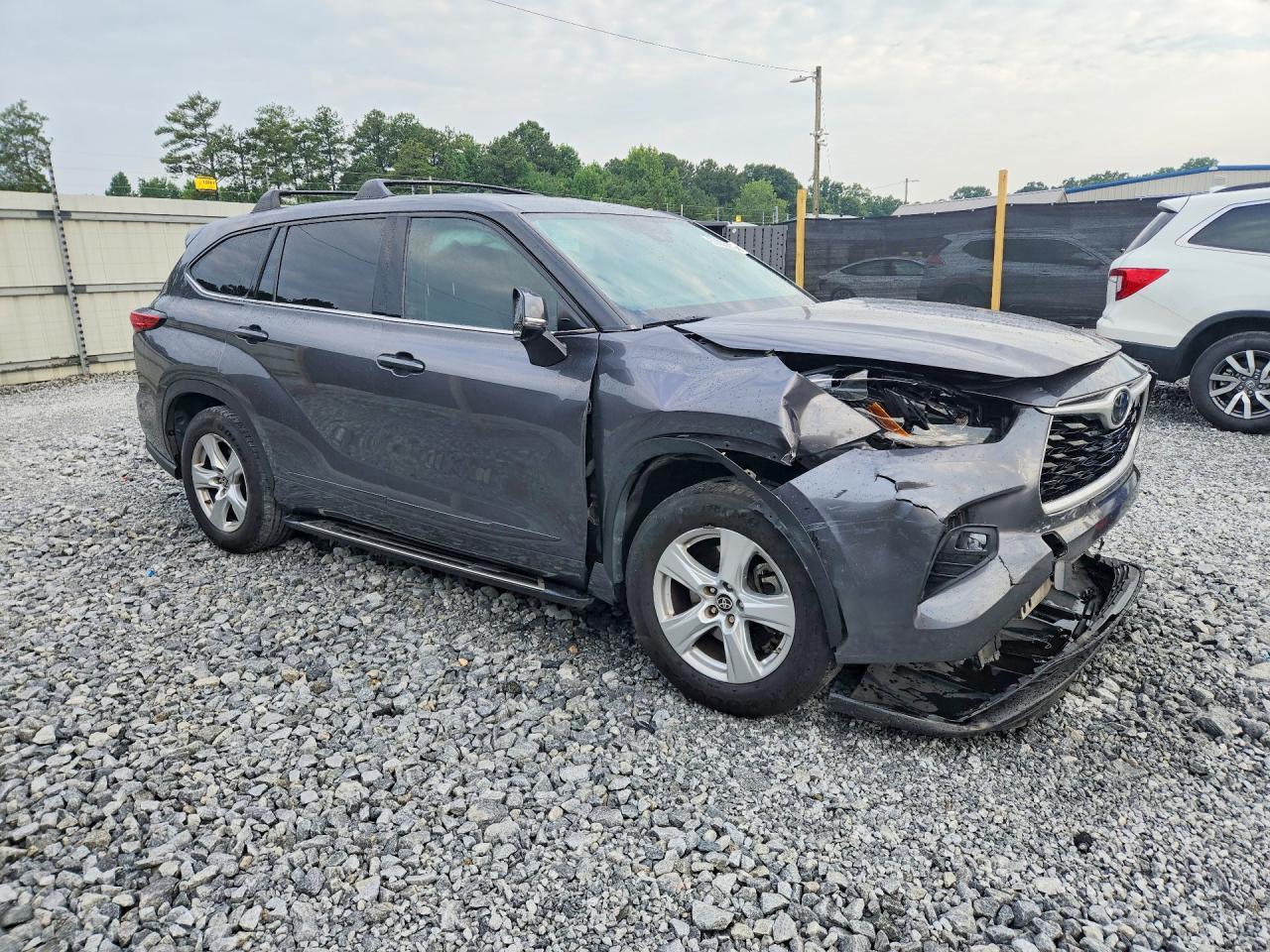 2021 Toyota Highlander Le - Фото 4