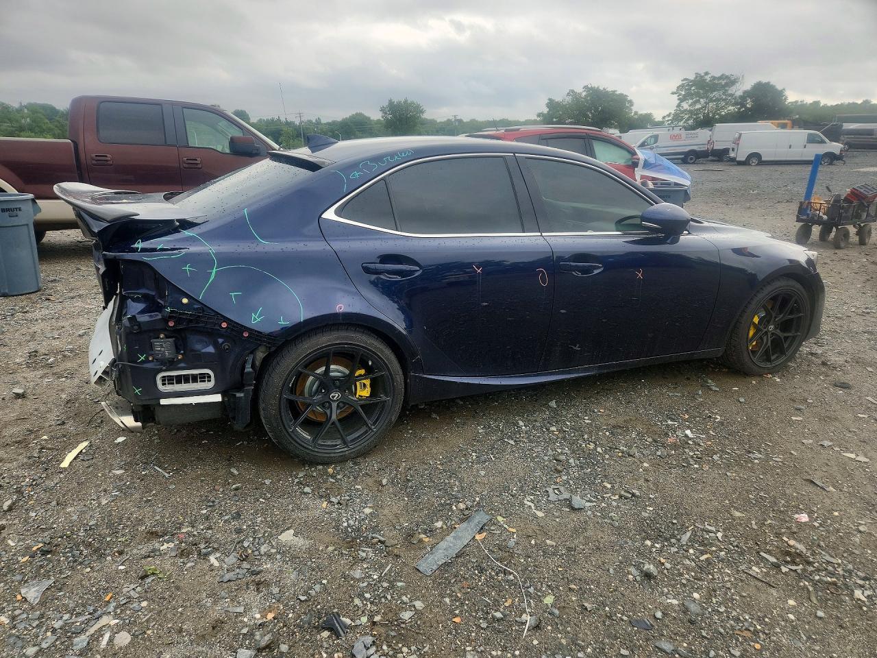 2017 Lexus Is 300 - Фото 3