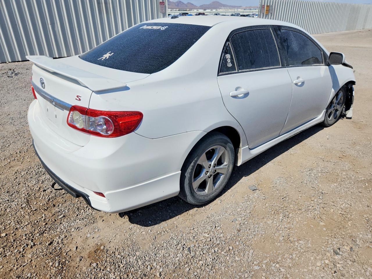 2011 Toyota Corolla S - Фото 3