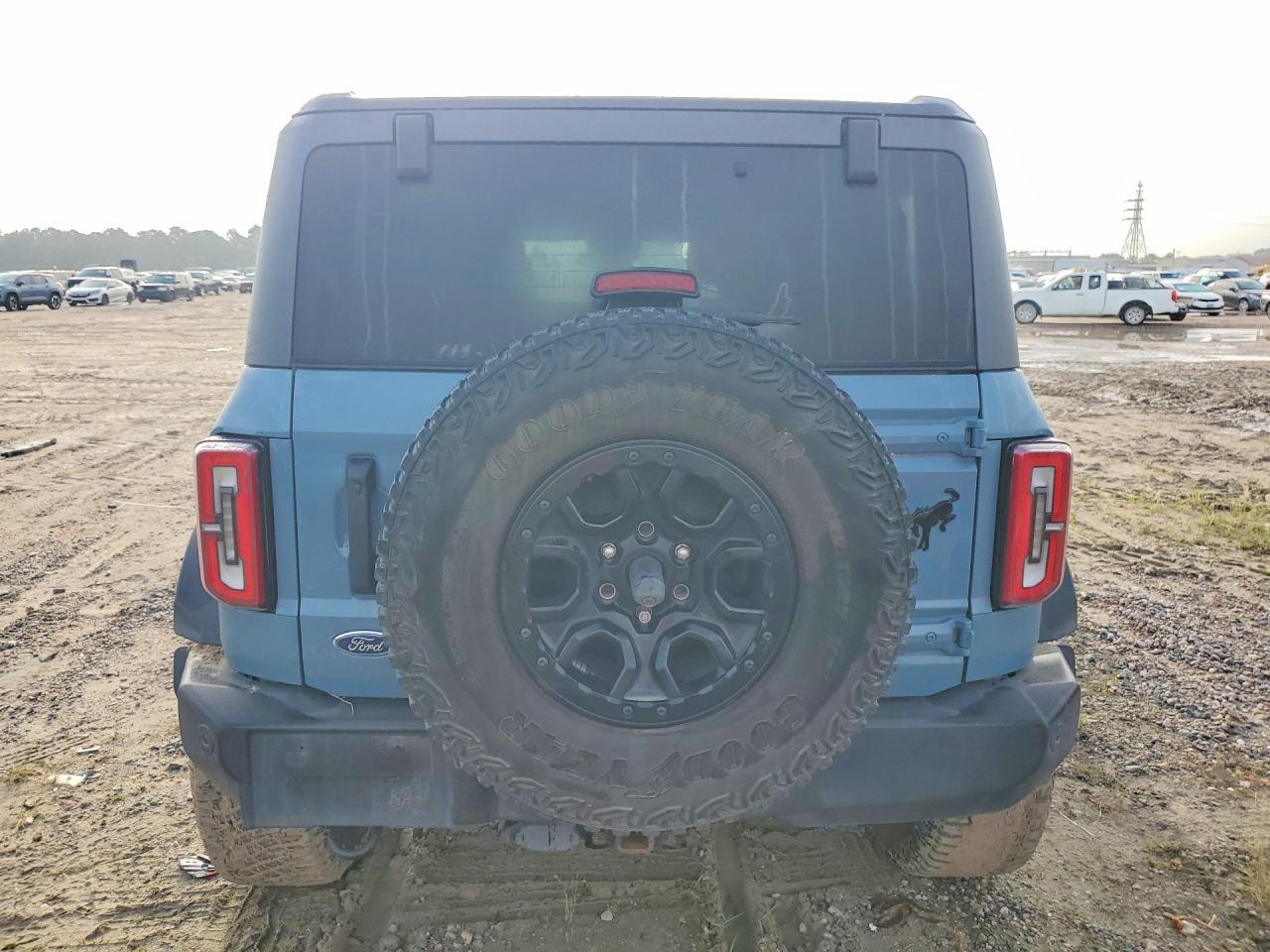 2023 Ford Bronco Base - Image 6