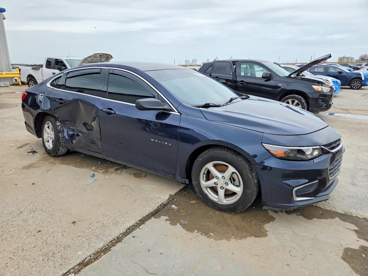 2017 Chevrolet Malibu Ls - Фото 4