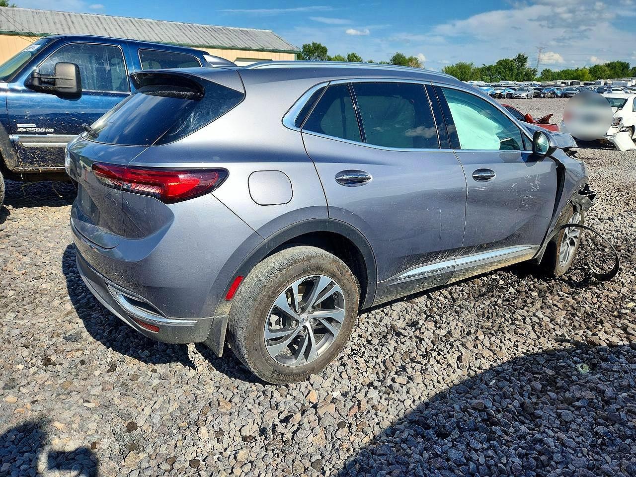 2022 Buick Envision Essence - Фото 3