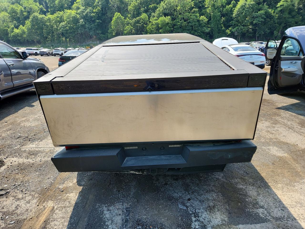 2026 Tesla Cybertruck - Фото 6