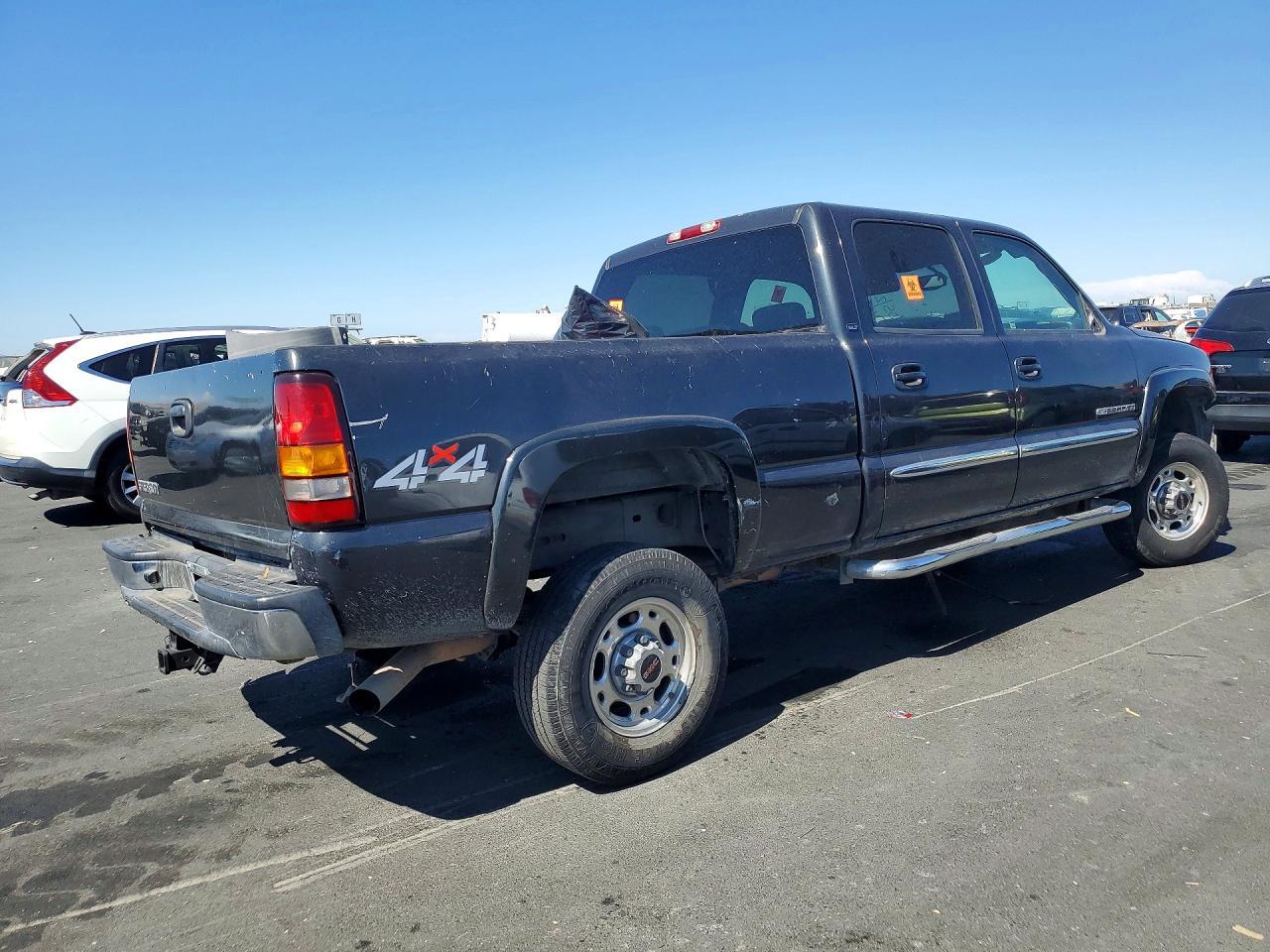 2004 GMC Sierra K2500 Heavy Duty - Фото 3