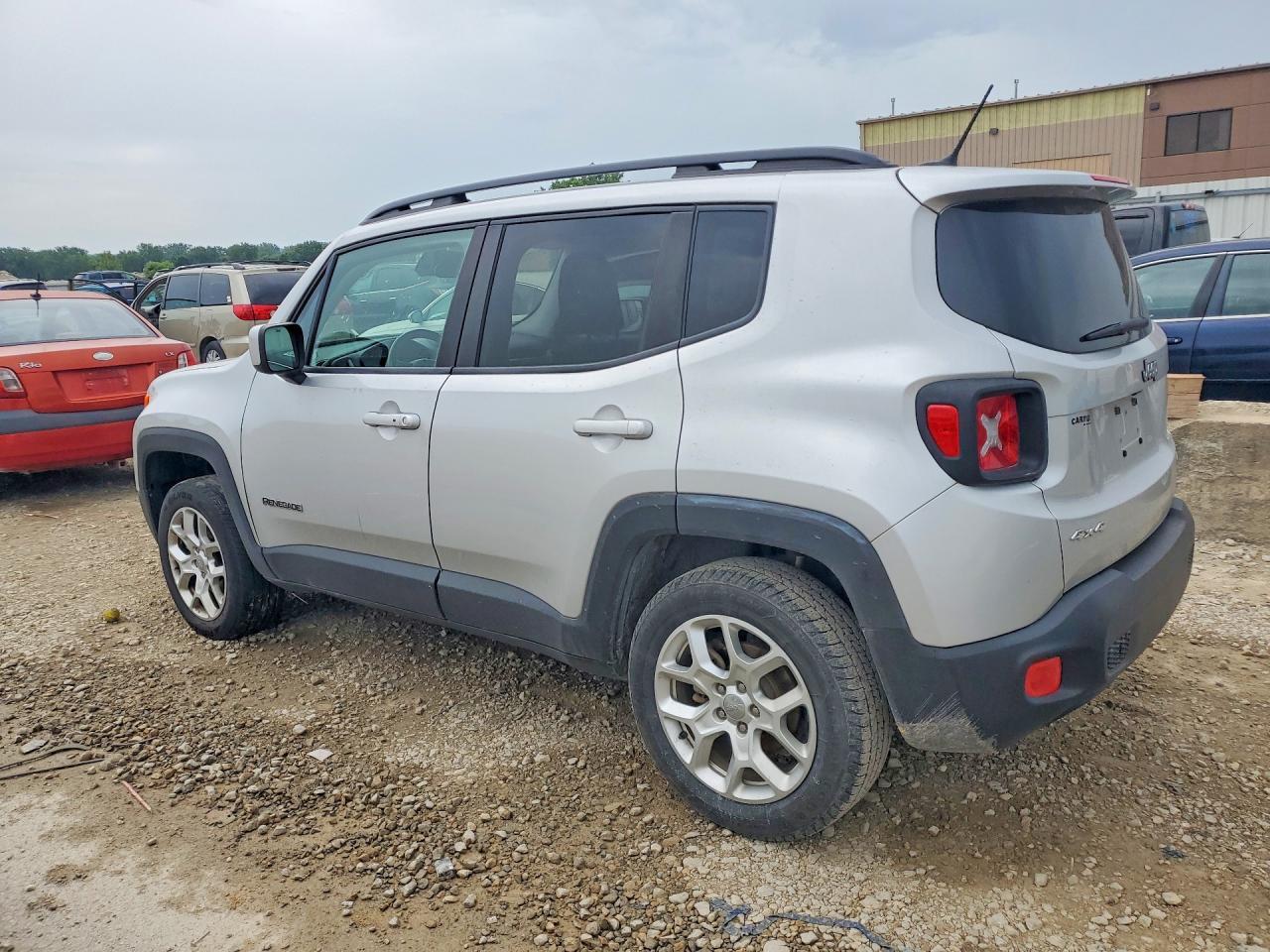 2017 Jeep Renegade Latitude - Фото 2