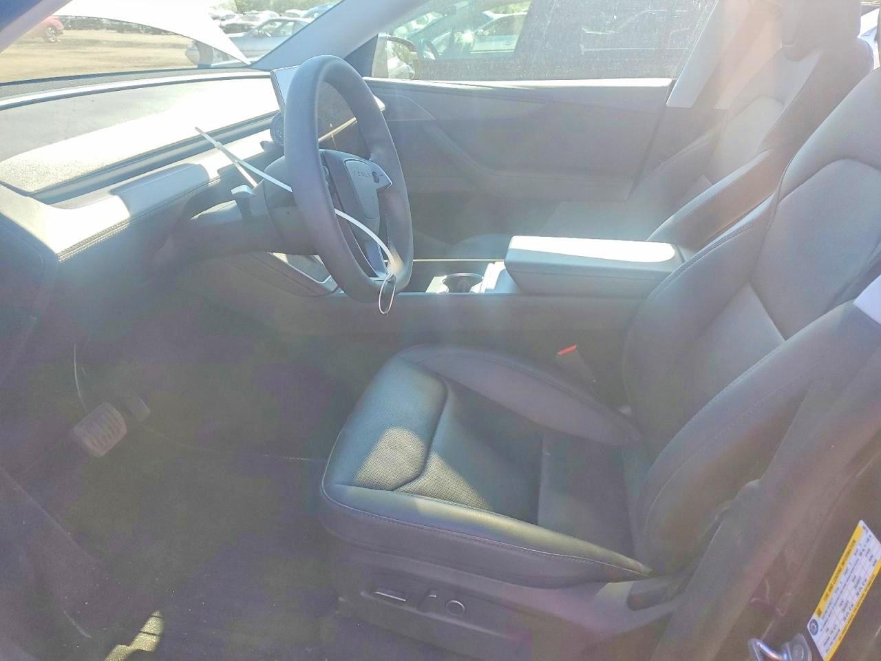 2026 Tesla Model Y - Image 7