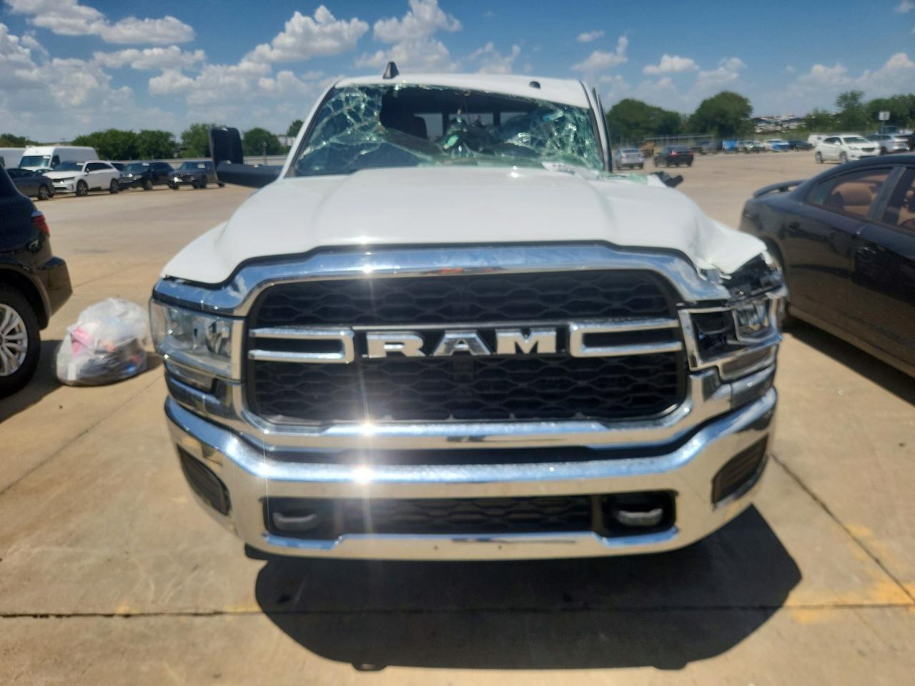 2022 Ram 2500 Tradesman - Фото 5