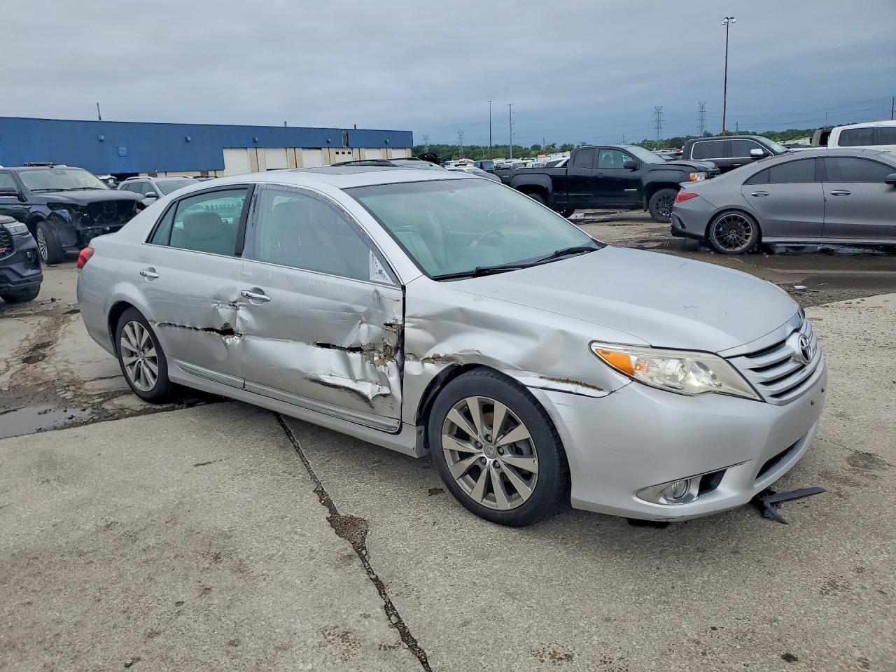 2011 Toyota Avalon Limited - Фото 4