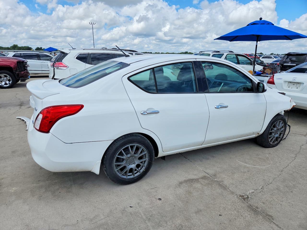 2014 Nissan Versa 1.6 Sv - Фото 3