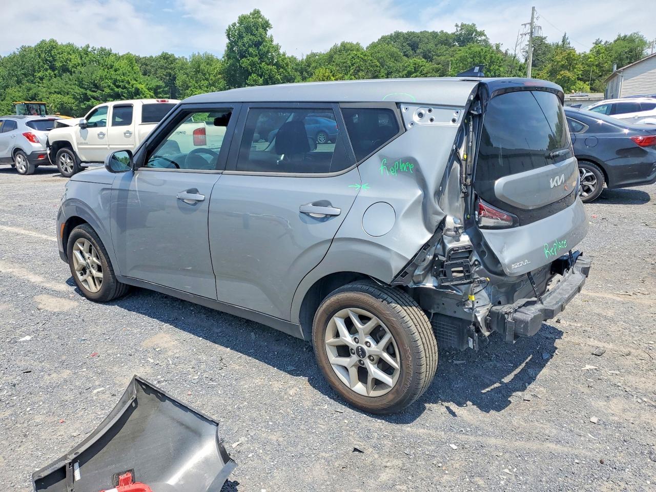 2023 Kia Soul Lx - Image 2